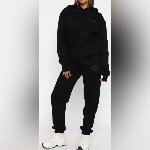 White Fox Offstage Hoodie and Sweatpants Black M NWT IN PACKAGE - Picture 1 of 10